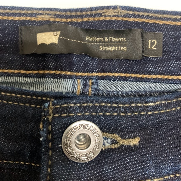 Levi’s Jeans, Flatters & Flaunts, Size 12 - Picture 3 of 8